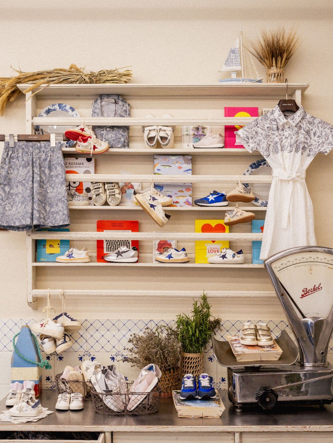 details-of-a-pescheria-store