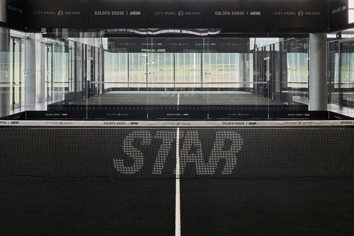 padel-black-court-frontal-view