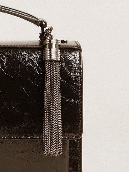 black-venezia-leather-bag-with-charms