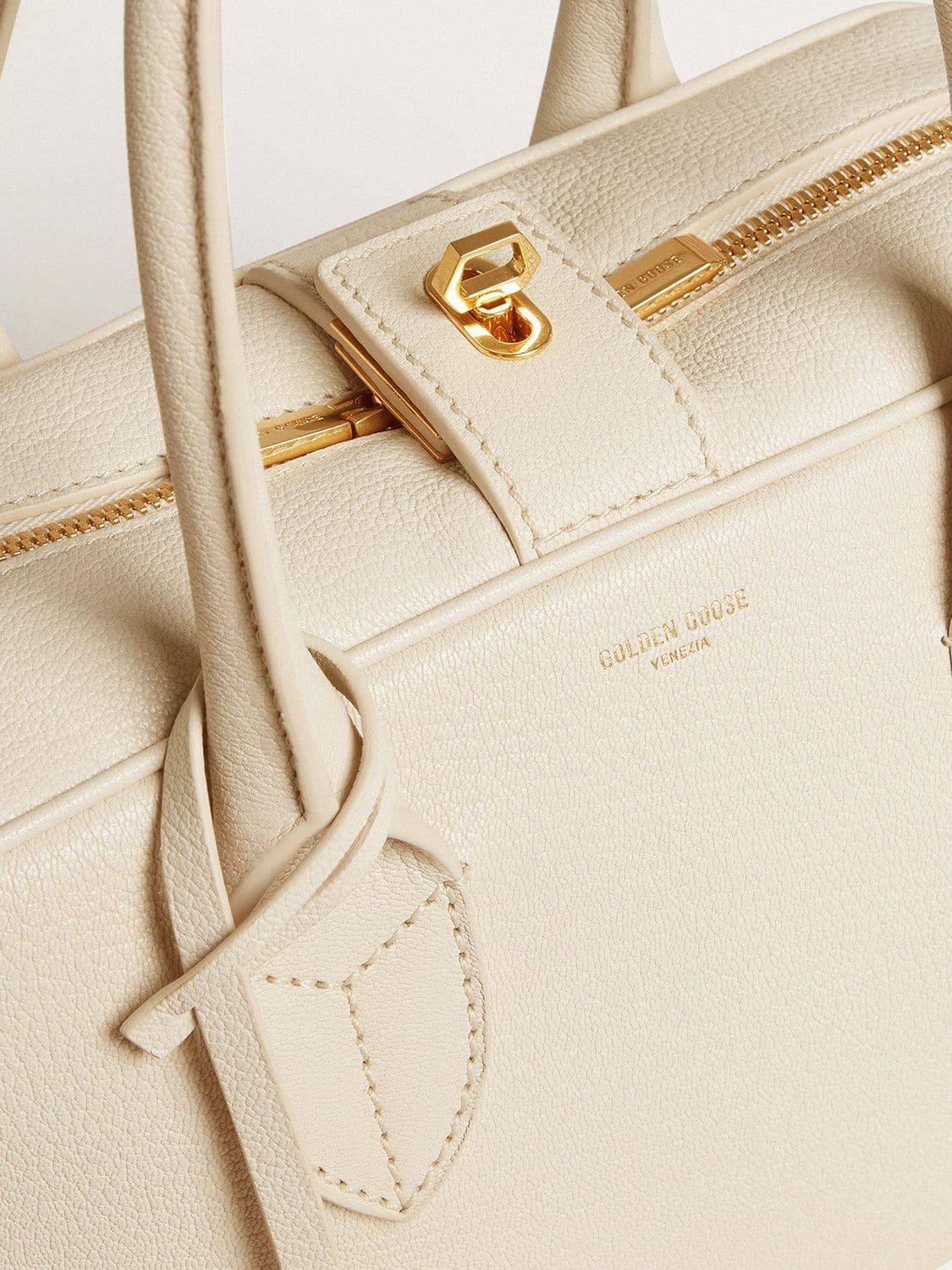 vita-white-leather-bag-details
