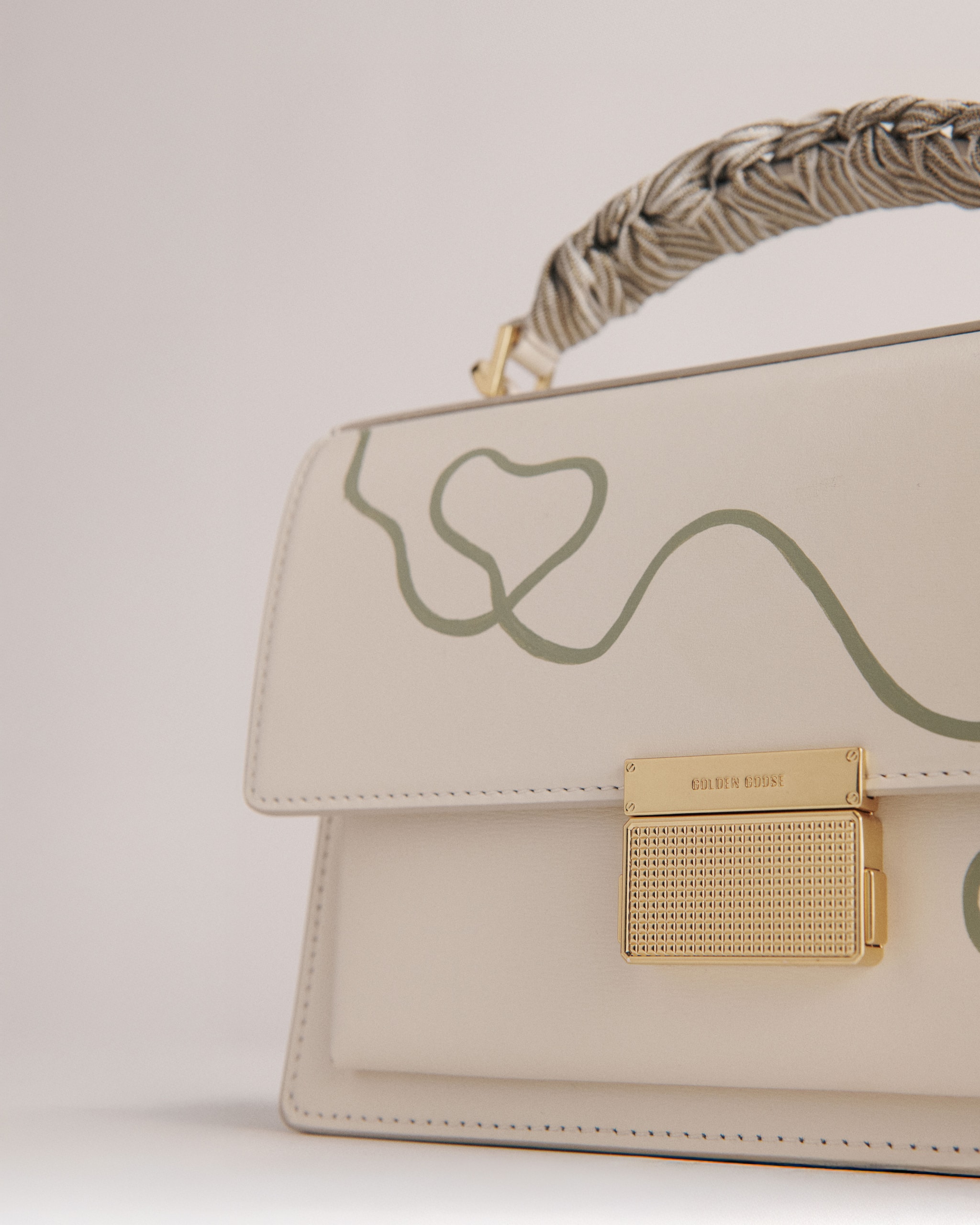 white-venezia-bag-detail