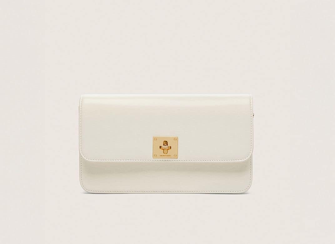 Venezia Bag in butter-colored boarded leather with gold details