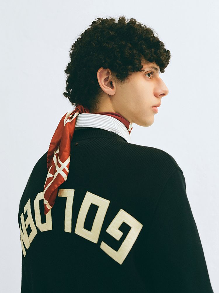 green-gioia- bag-on-a-wooden-table