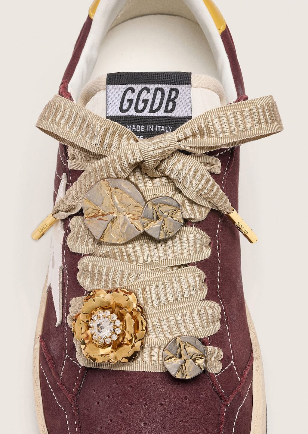 white-skin-laces-accessories