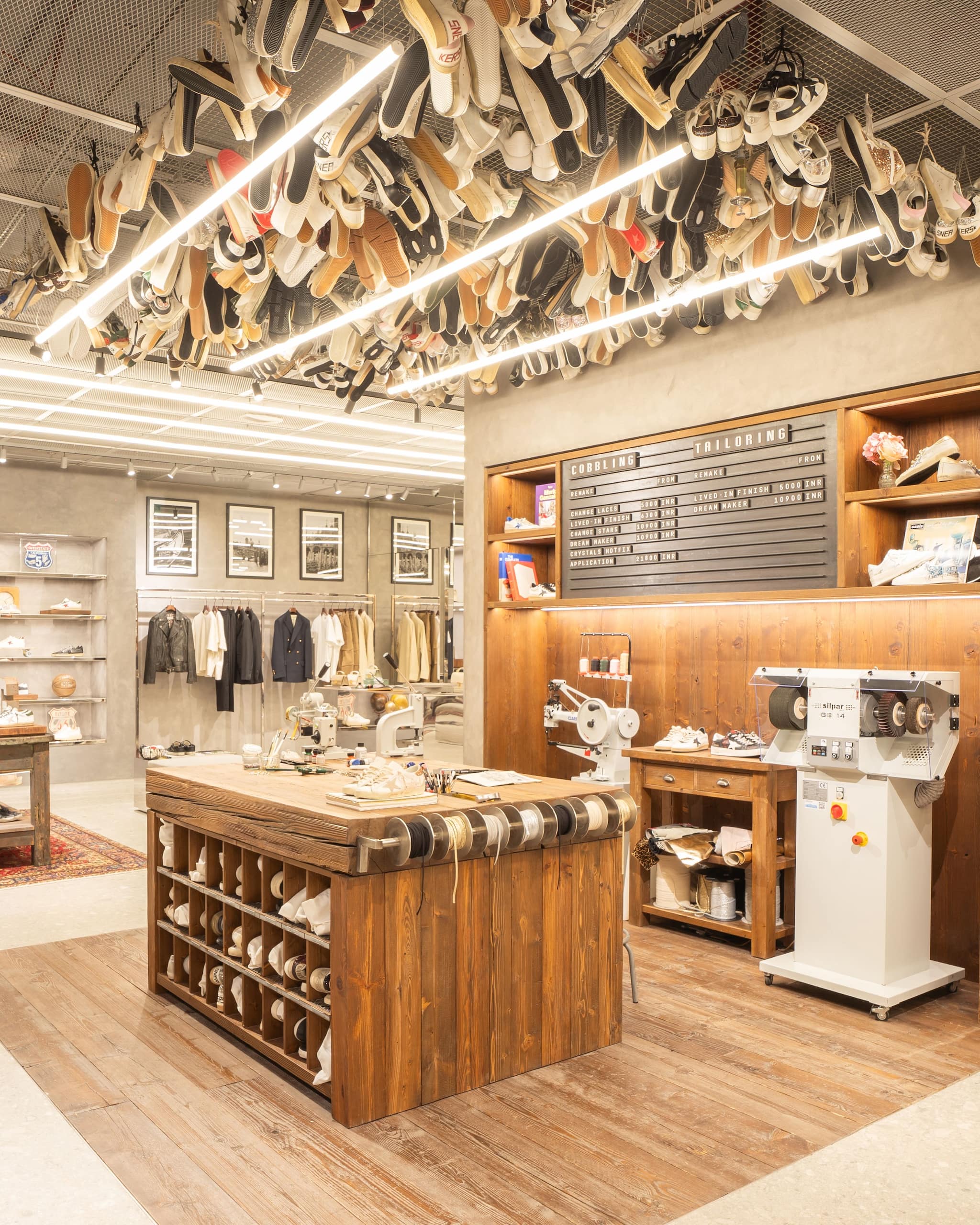 Golden Goose: sneakers and clothes for men and women