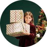 little-girl-model-holiday-mood