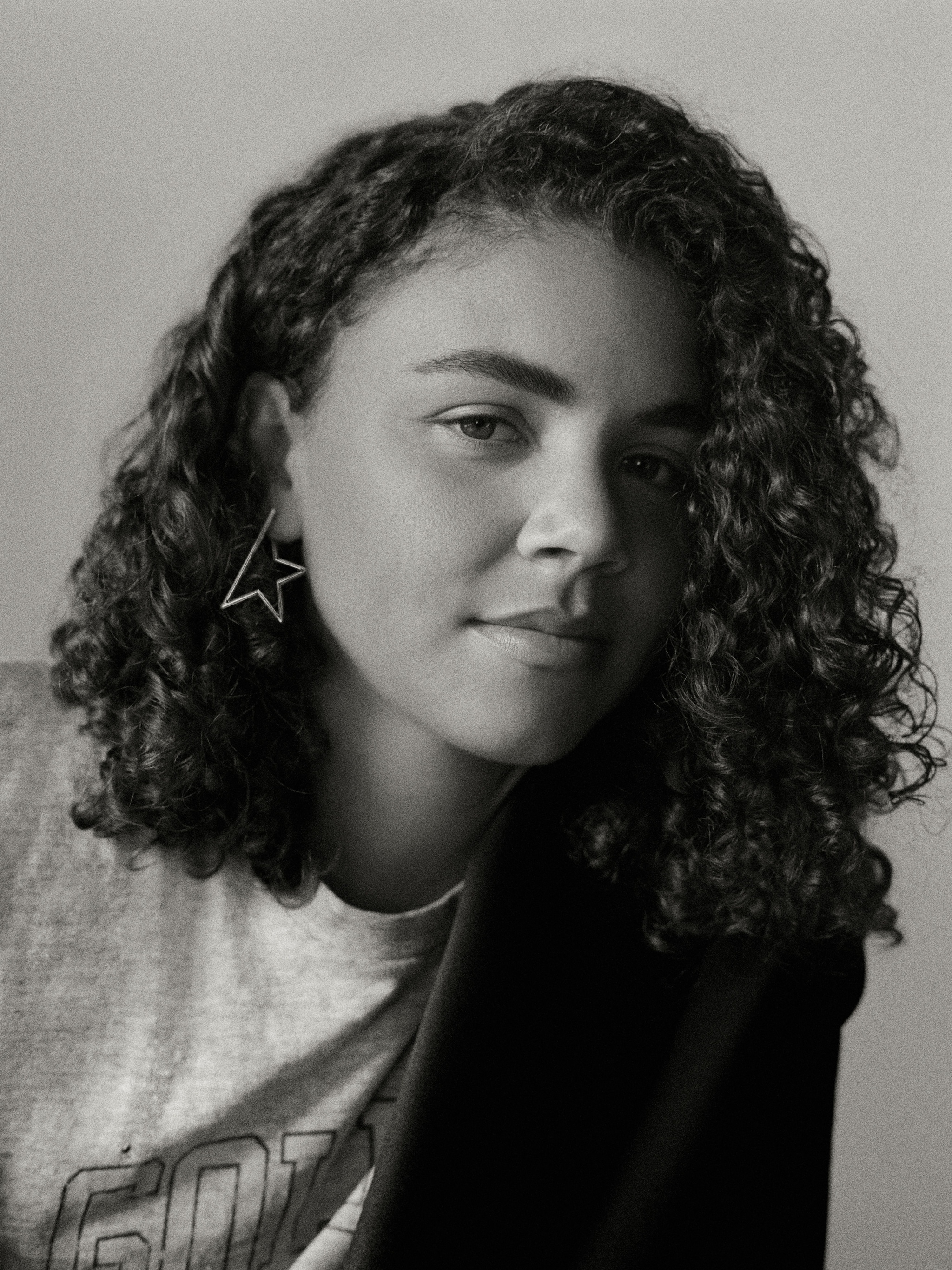 black-and-white-portrait-of-jasmin-paolini