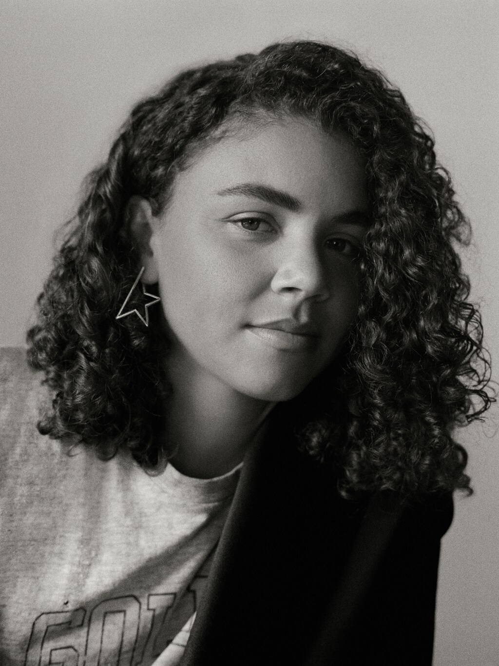 black-and-white-portrait-of-jasmin-paolini