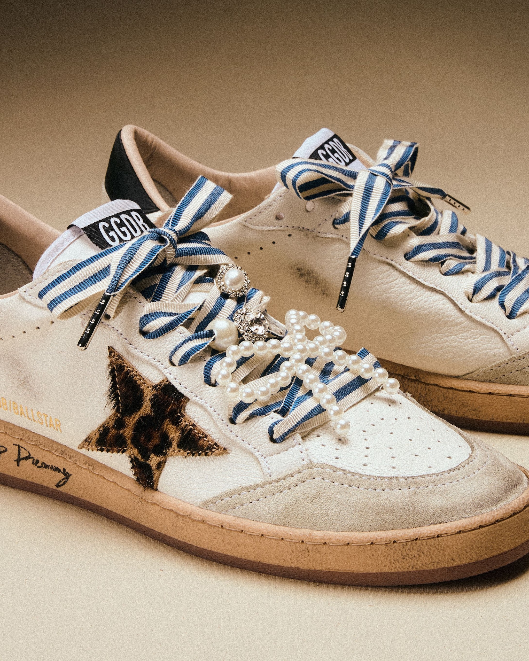 white-true-star-on-the-floor