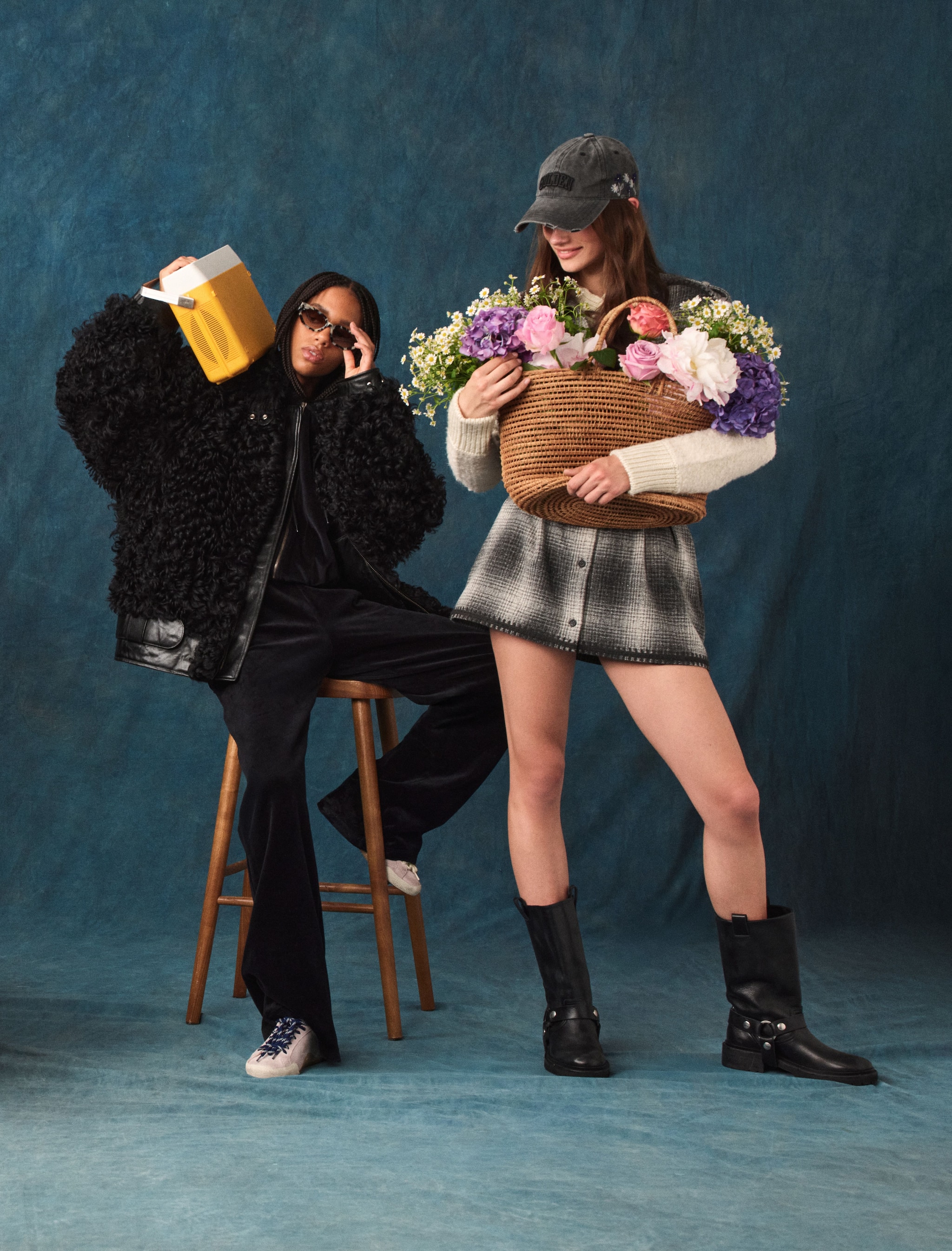 female-models-with-flowers