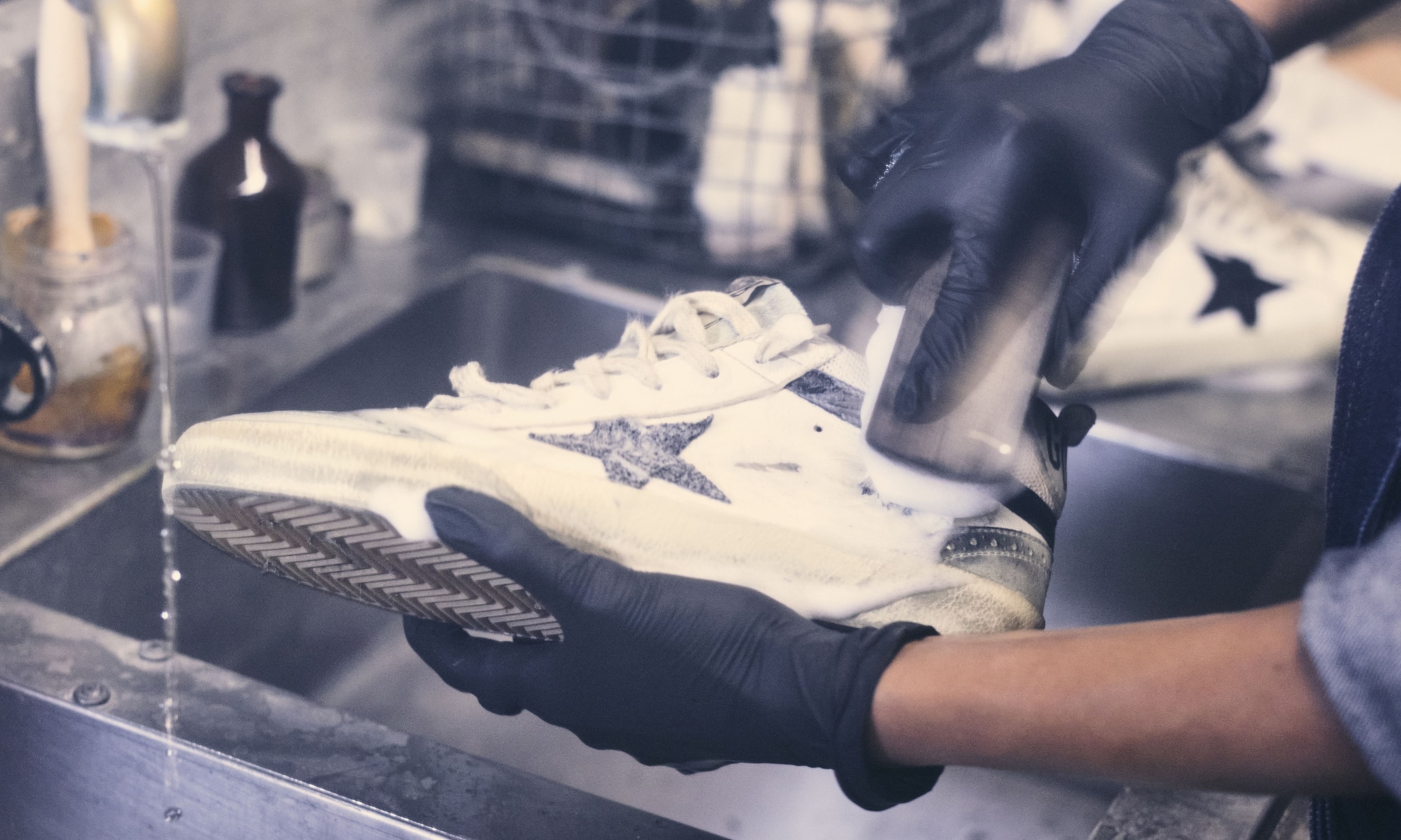 complete-wash-service-of-sneakers