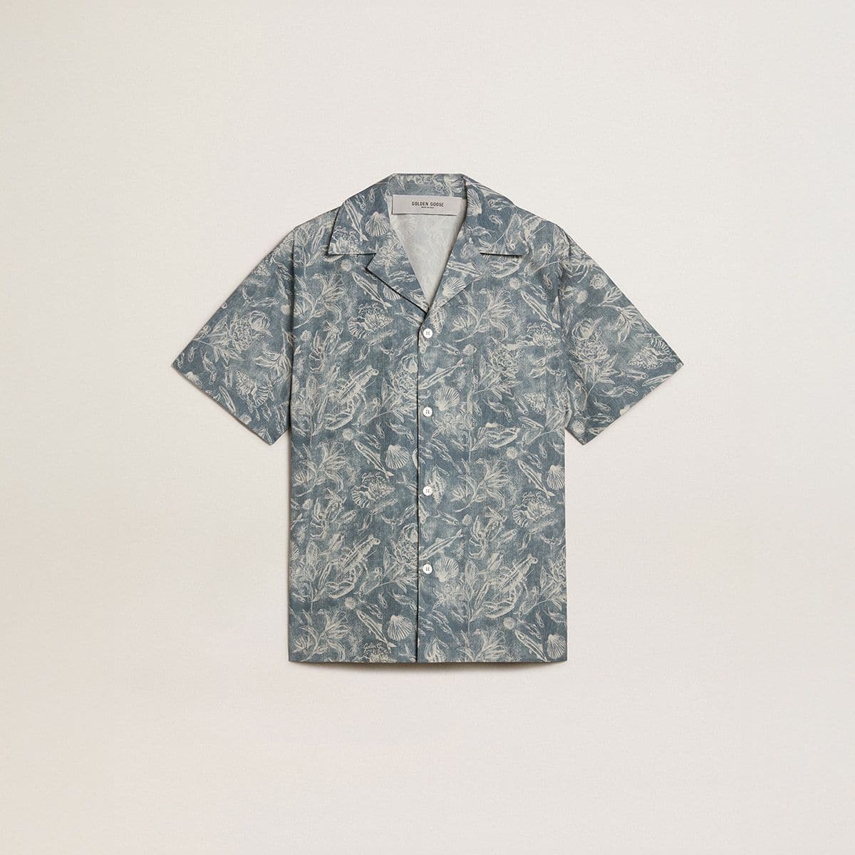 men-short-sleeves-blue-floral-shirt