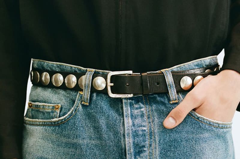 men-black-leather-belt-zoom-detail