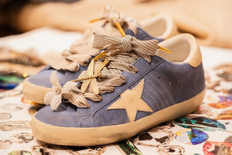 Blue-sneakers-with-Beige-skins-laces