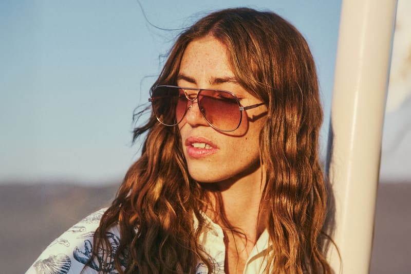 female-model-sunglasses-close-up
