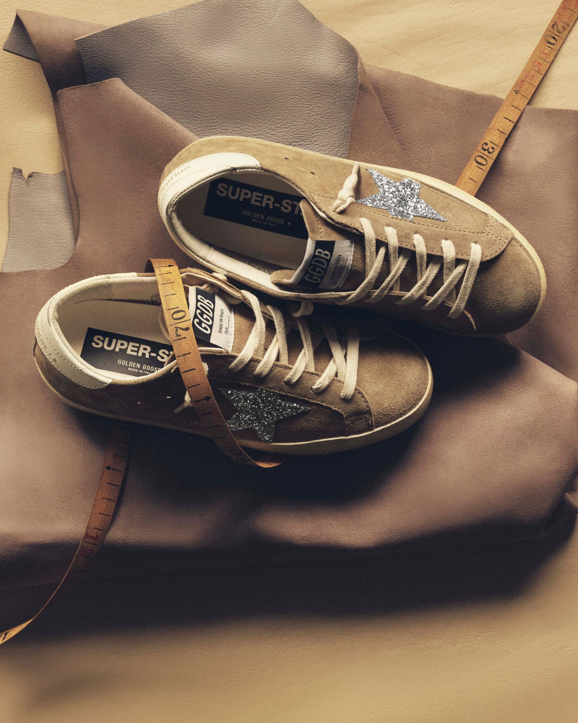 Golden Goose：メンズ＆レディースのスニーカーとウェア