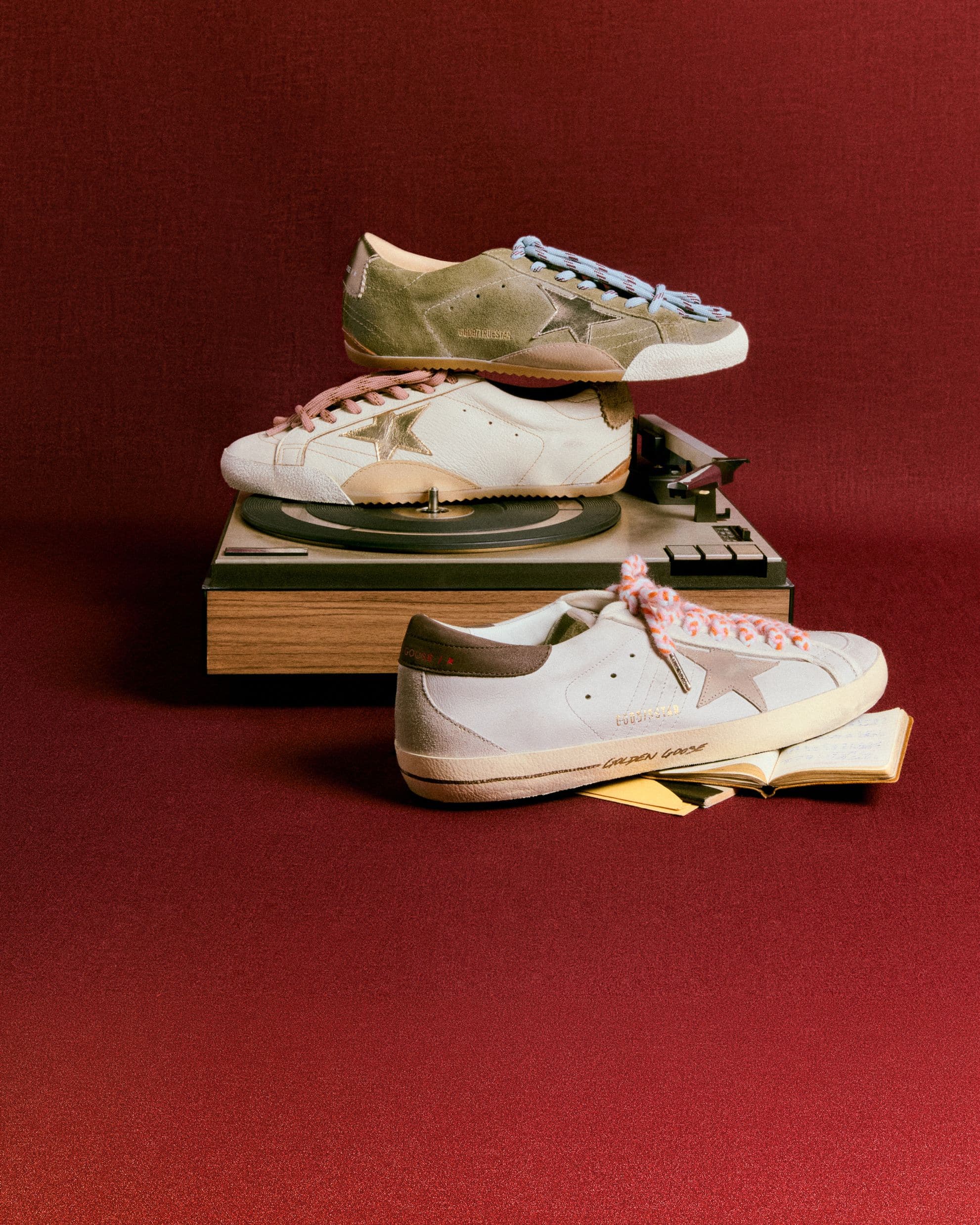 Golden Goose：メンズ＆レディースのスニーカーとウェア