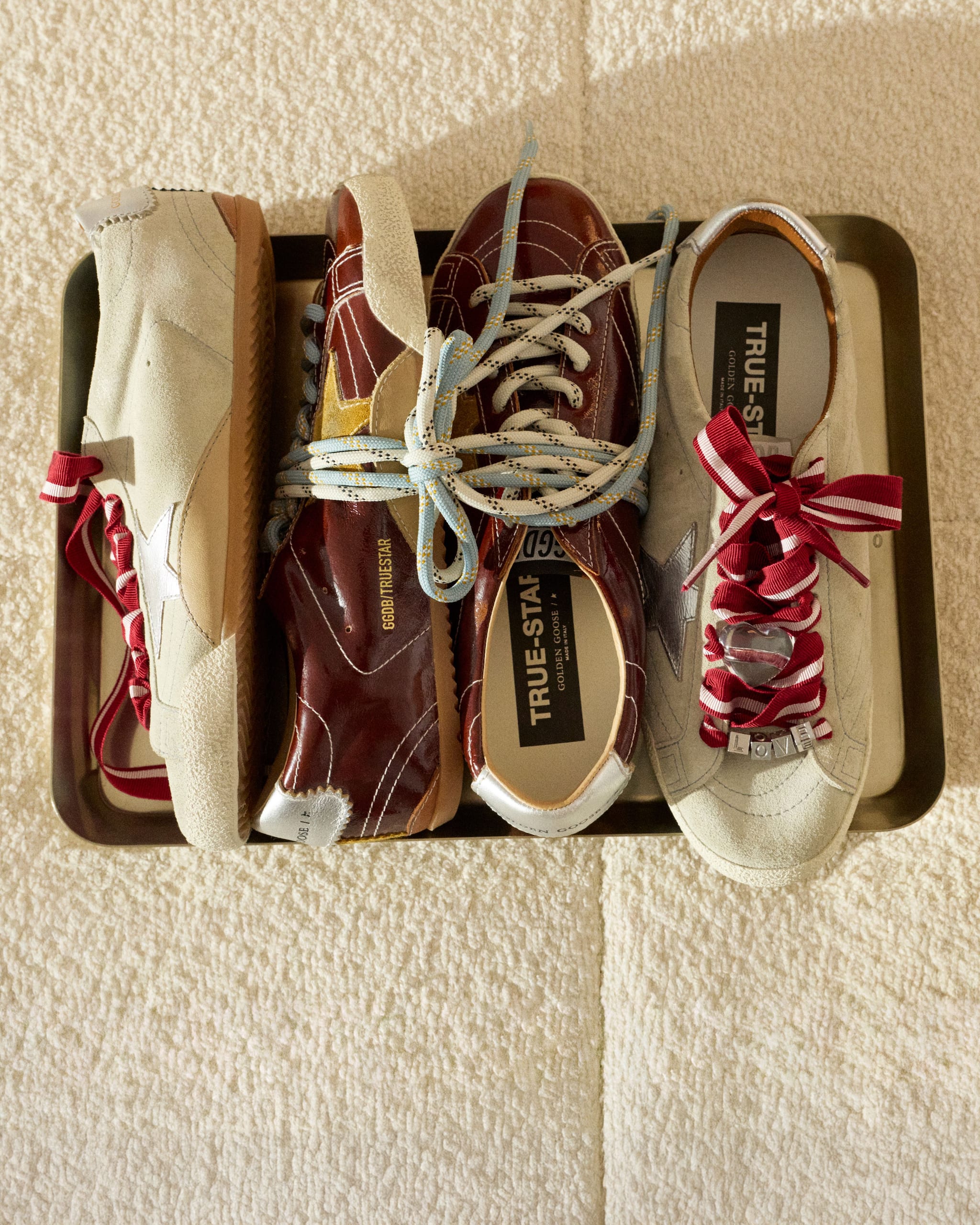 Golden Goose：メンズ＆レディースのスニーカーとウェア