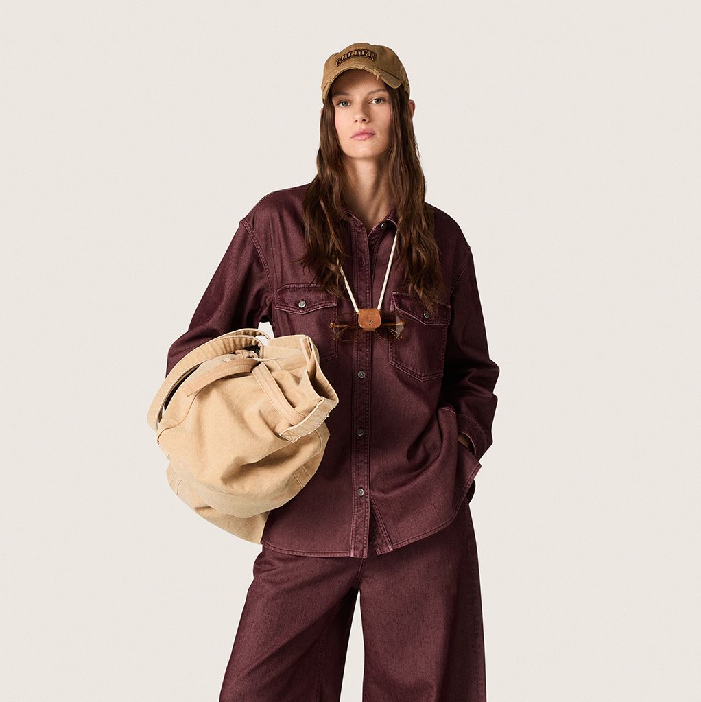 female-models-wearing-bordeaux-pants-and-shirt