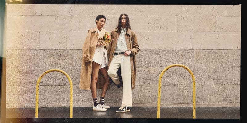 couple-of-models-on-a-sidewalk
