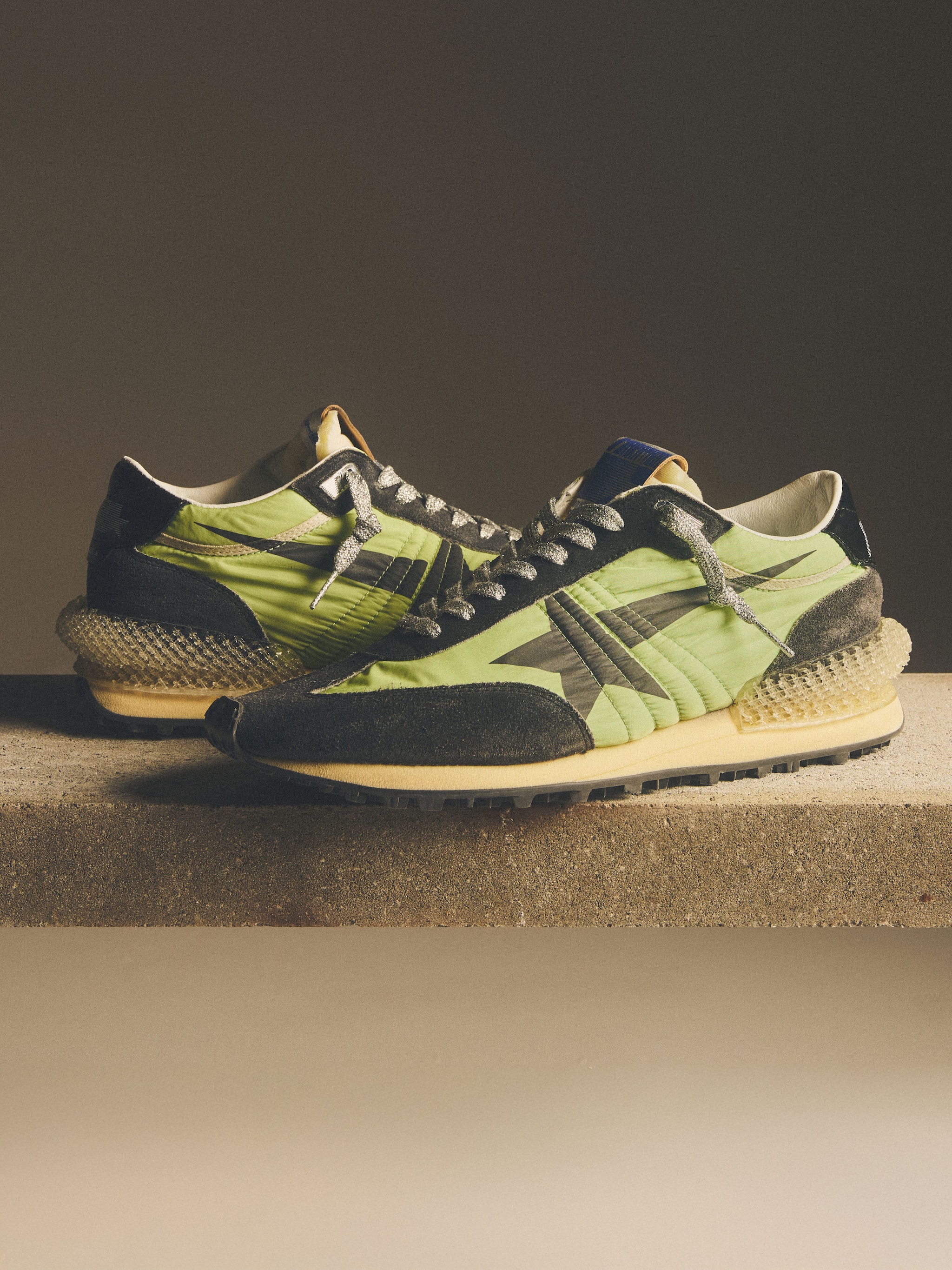running-men-marathon-sneakers