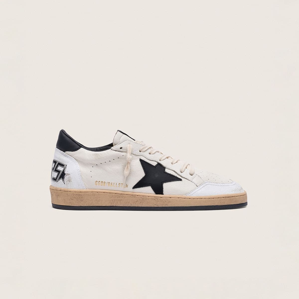 Men's-white-ball-star-sneakers-with-black-star