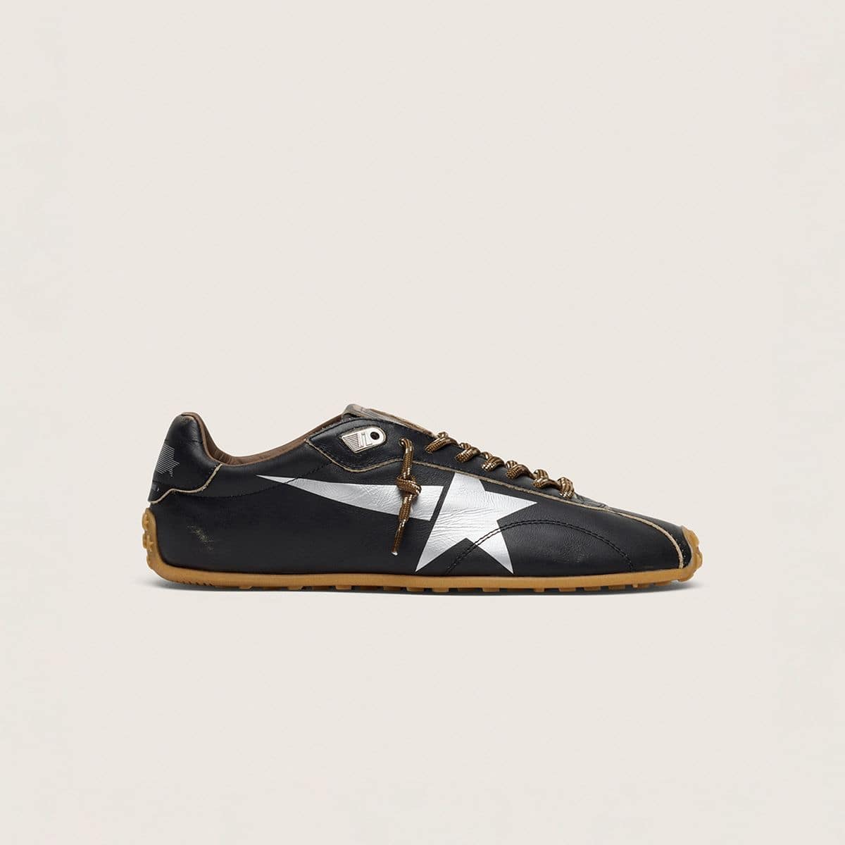 Golden Goose：メンズ＆レディースのスニーカーとウェア