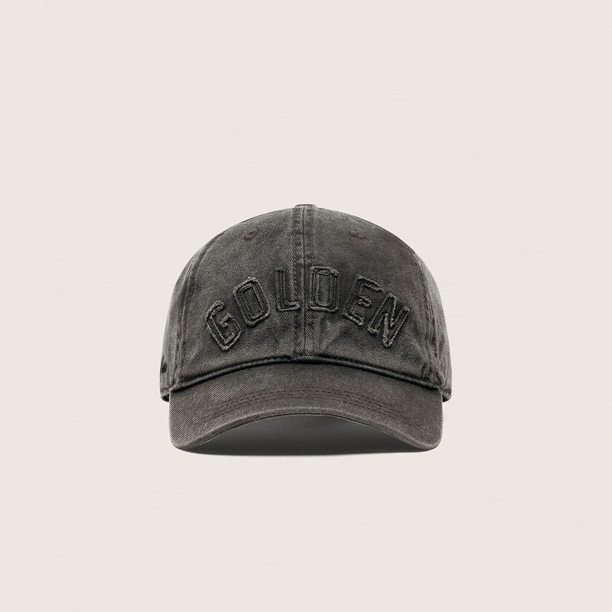 hat-and-sunglasses-on-a-wooden-shelf