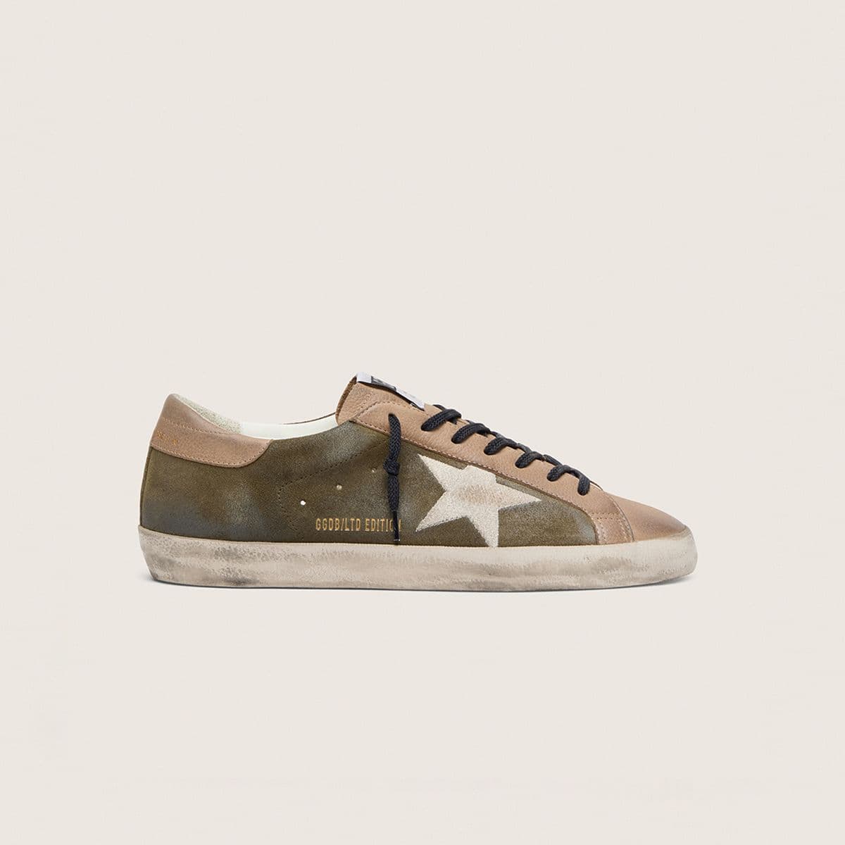 groupage-of-limited-sneakers
