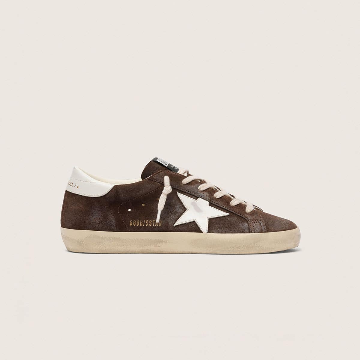 woochen-korean-bran-ambassador-wearing-marathon-sneakers