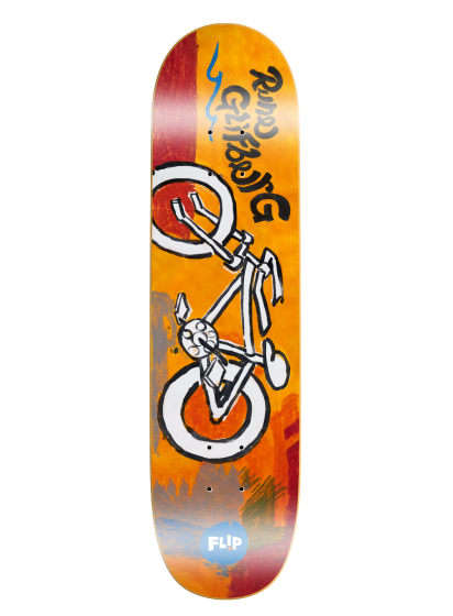 rune-glifberg-front-picture-with-skateboard-and-skatepark-in-background