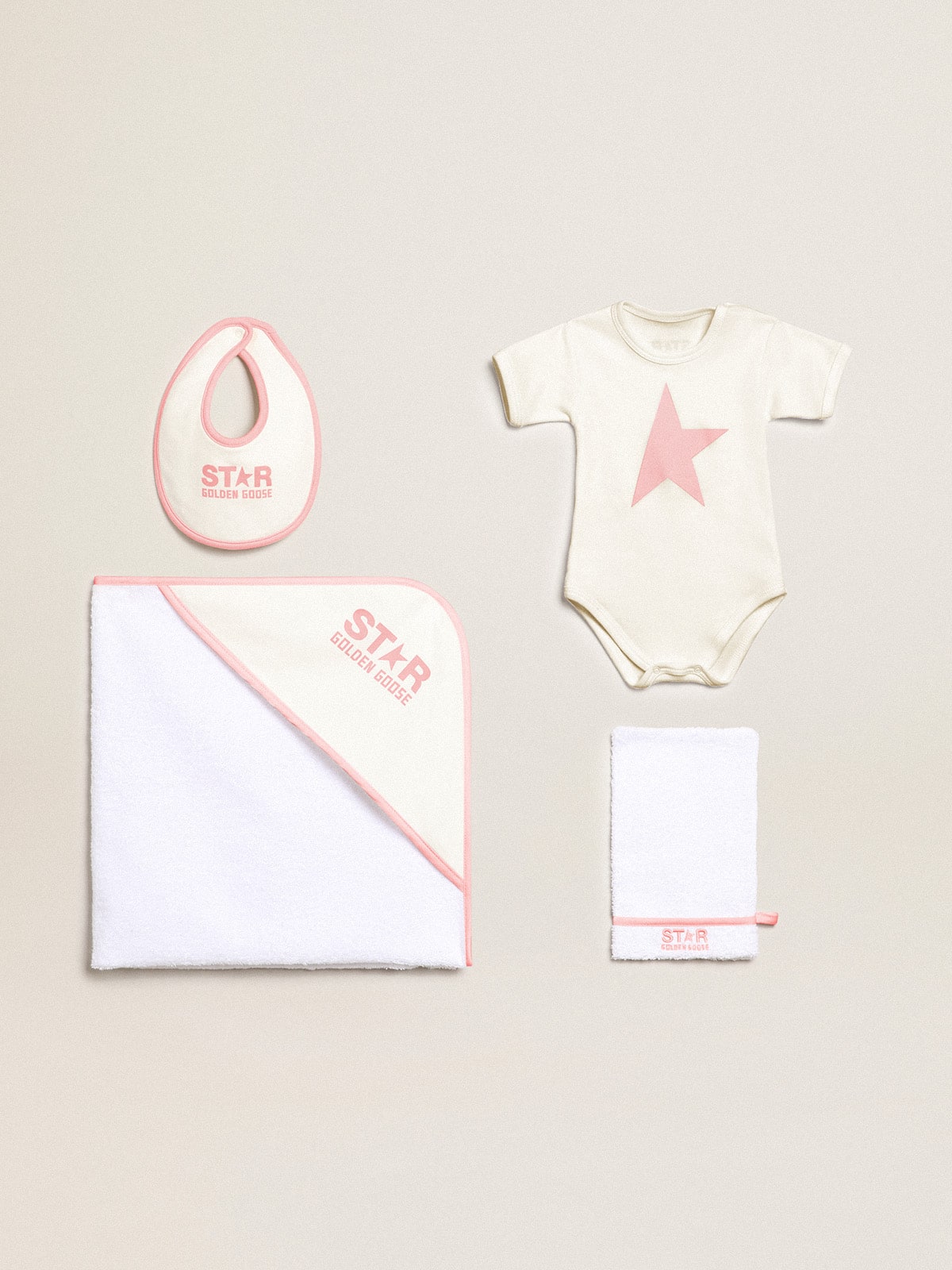 Golden Goose - Badezimmer-Geschenkset in Weiß mit rosa Zierleiste und Logo in 