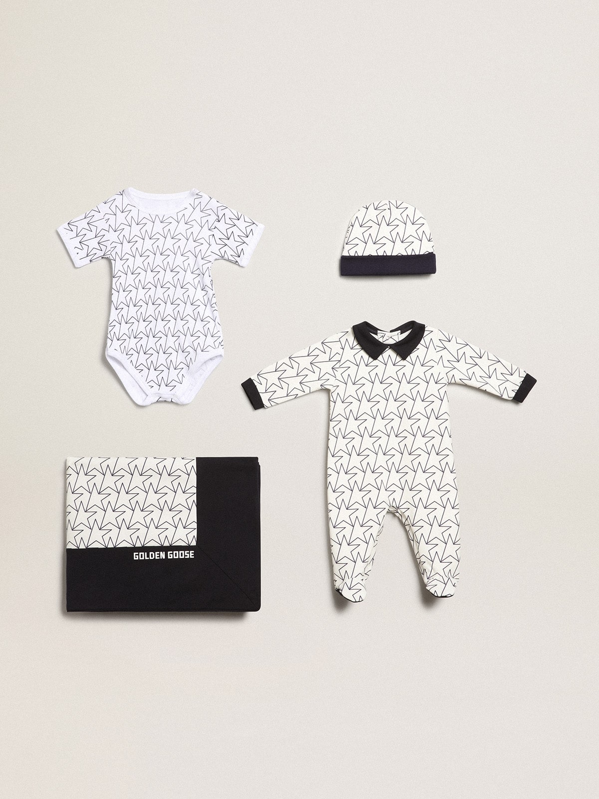 Golden Goose - Baby gift set di colore bianco con profili e stella blu navy in 