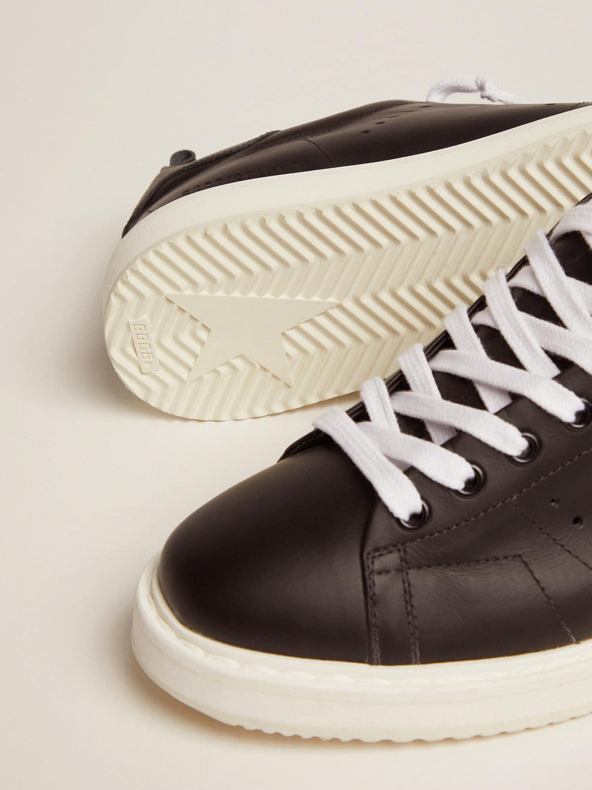 Golden Goose - Starter sneakers in leather with printed star on the heel tab in 