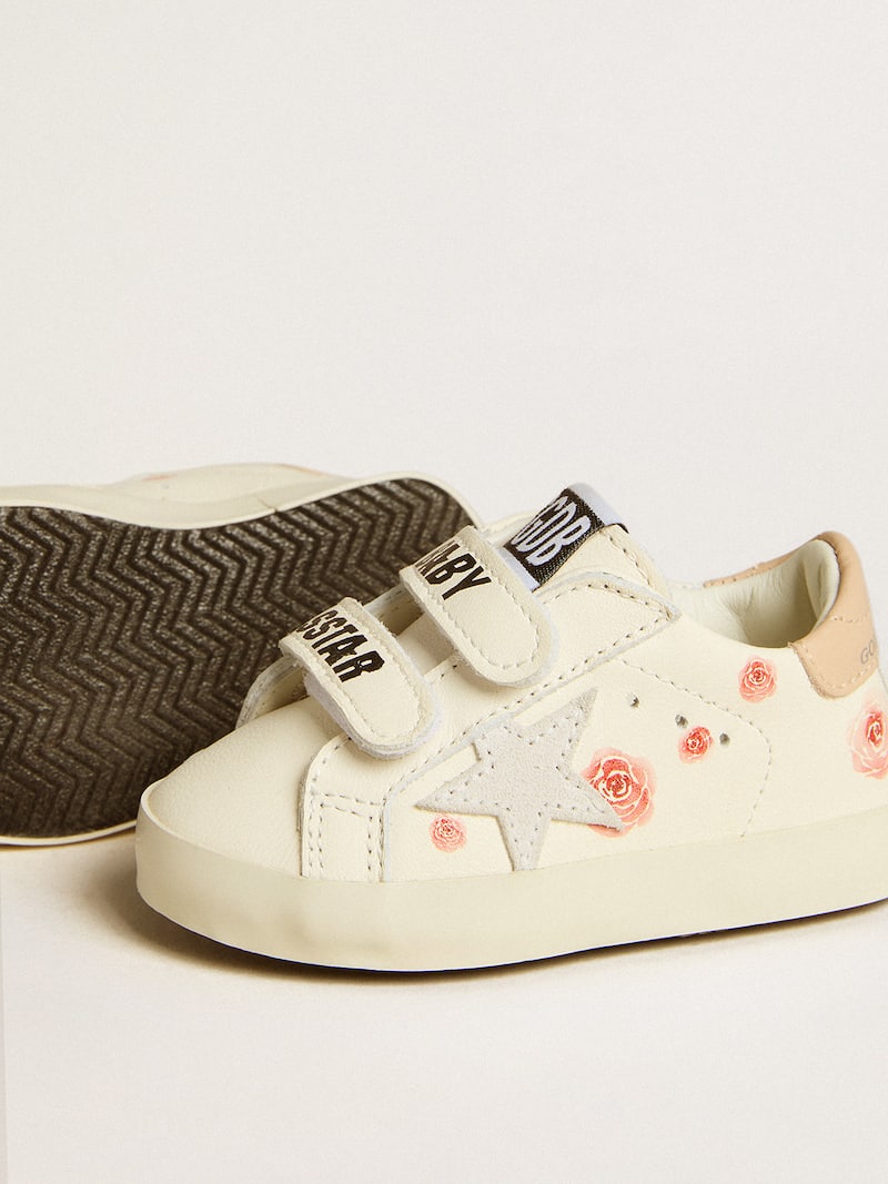 Golden Goose - Baby School aus Nappaleder mit rosafarbenem Rosenmuster und wei&szlig;em Raulederstern in 