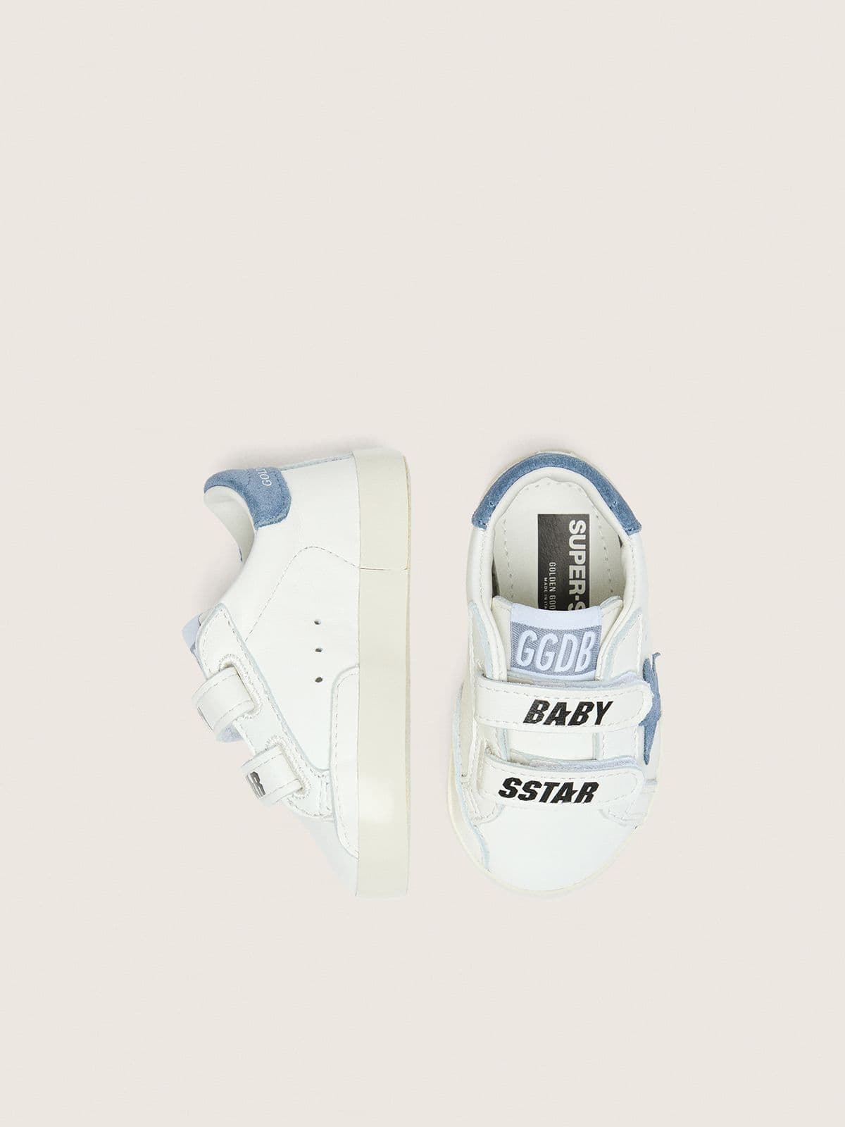 Baby Old School de piel blanca con estrella de ante vaquero azul