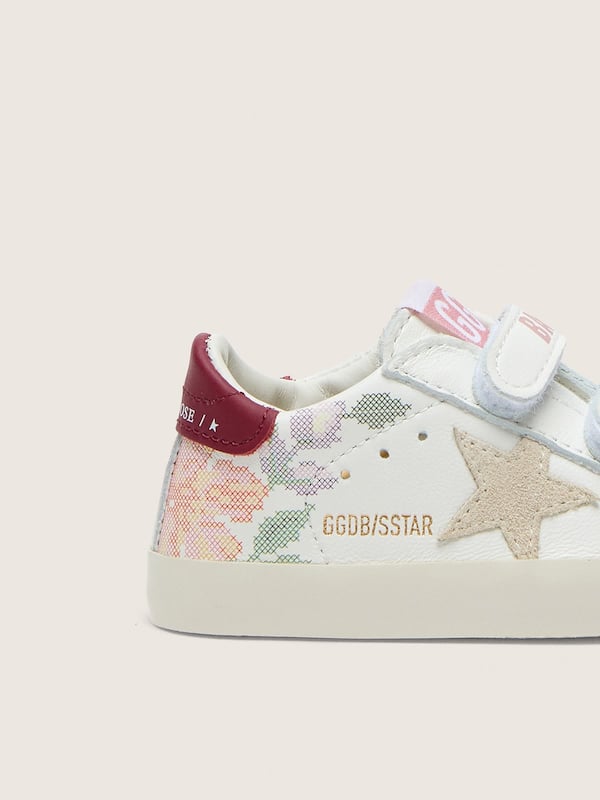 Golden Goose - Baby Old School aus wei&szlig;em Leder mit perlfarbenem Raulederstern und Blumenprint in 