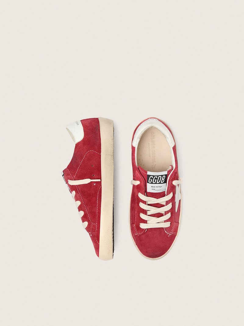 Golden Goose - Super-Star Junior de ante rojo con estrella y refuerzo del tal&oacute;n de piel blanca in 