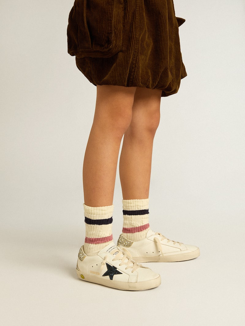 Golden Goose - Super-Star Junior aus Leder mit Stern und Fersendetail aus Glitzer in 
