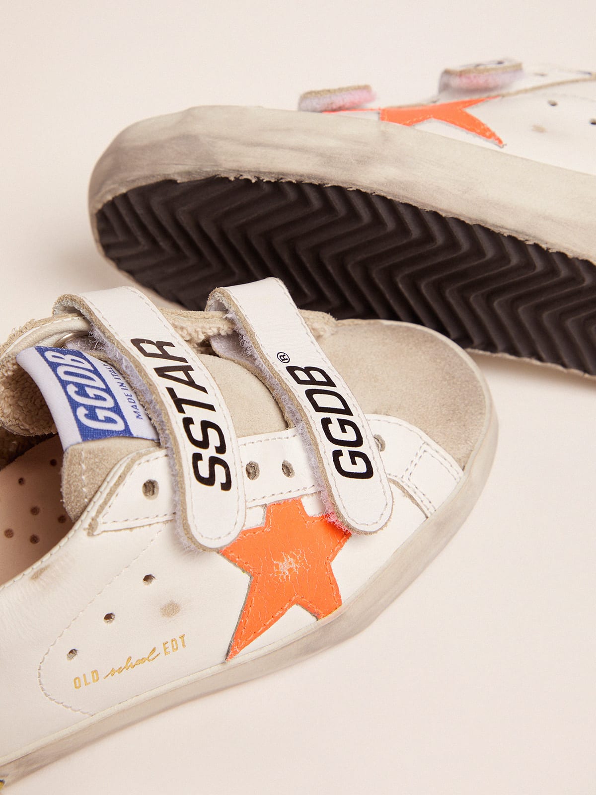 Golden Goose - Junior Old School sneakers with Velcro fastening and fluorescent orange star in 