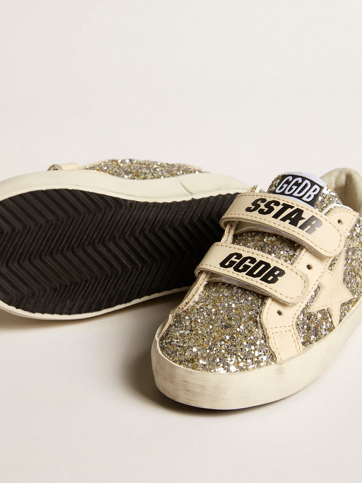 Golden Goose - Old School Junior in glitter platino con stella e talloncino in pelle in 