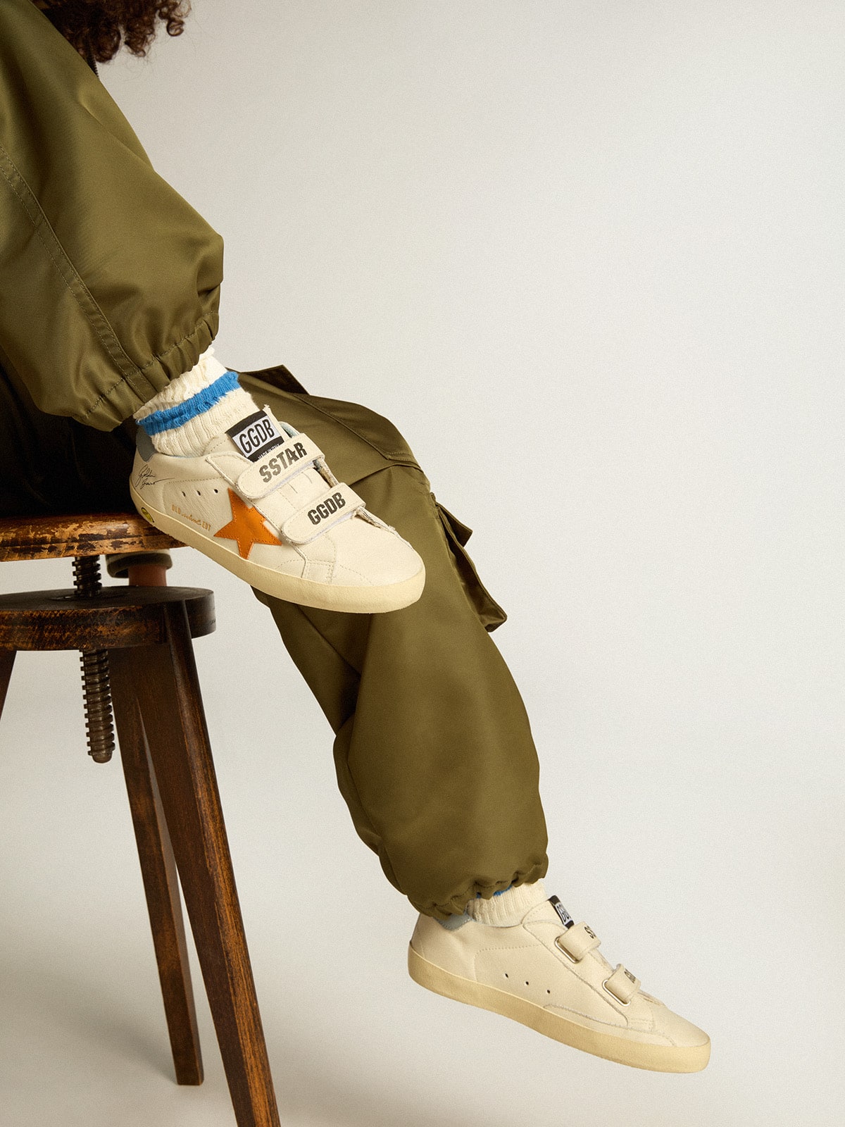 Golden Goose - Junior Old School in leather with orange star and baby blue heel tab in 