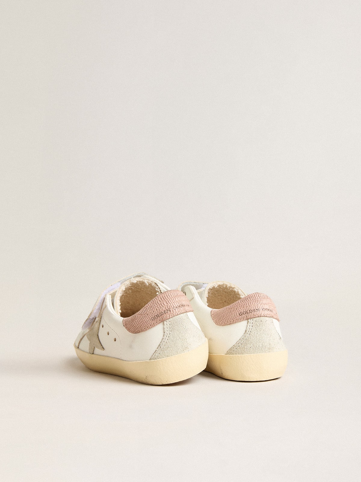 Golden Goose - Old School Junior in pelle con stella in suede grigia e talloncino rosa antico in 