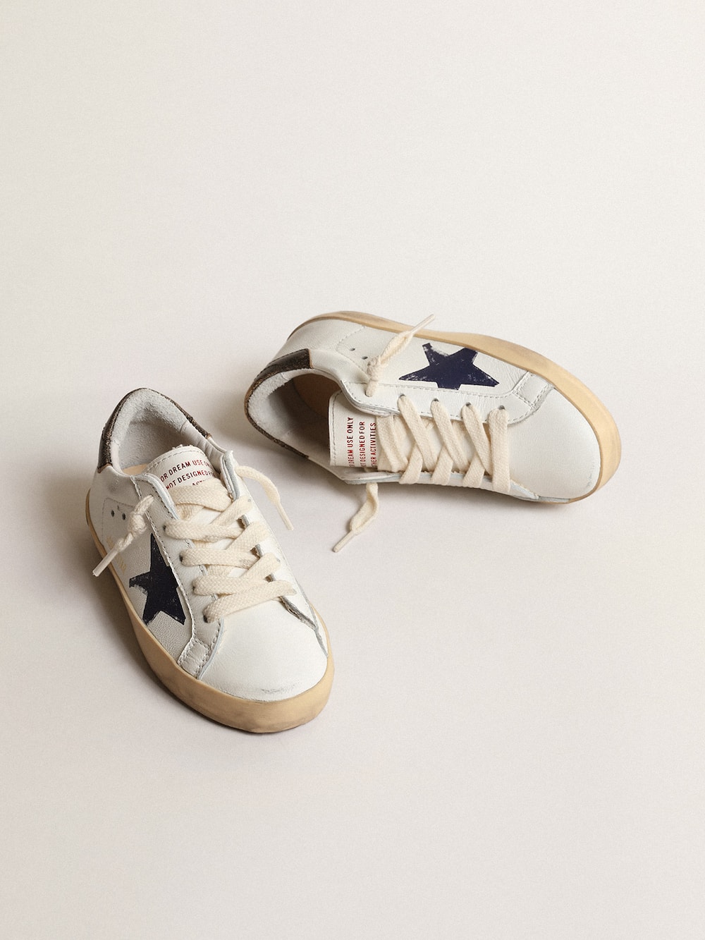 Golden Goose - Super-Star Junior in nappa with a printed star and black heel tab in 
