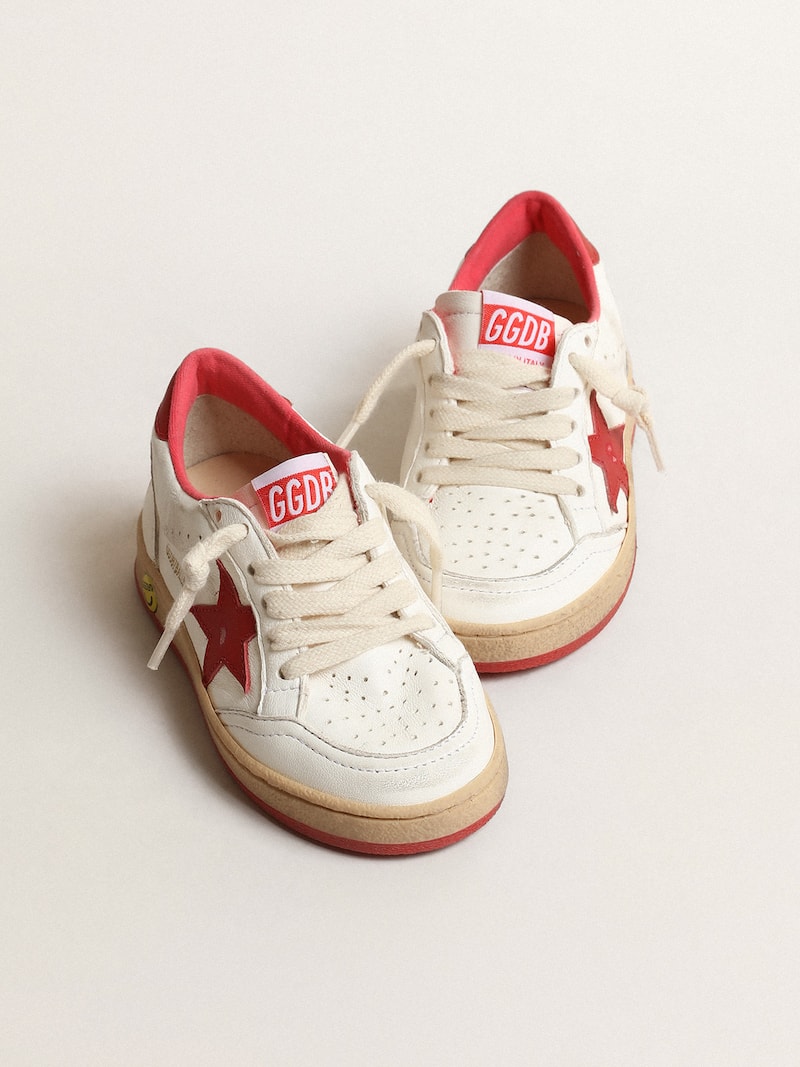 Golden Goose - Ball Star Junior de napa con estrella y refuerzo del tal&oacute;n de piel roja in 