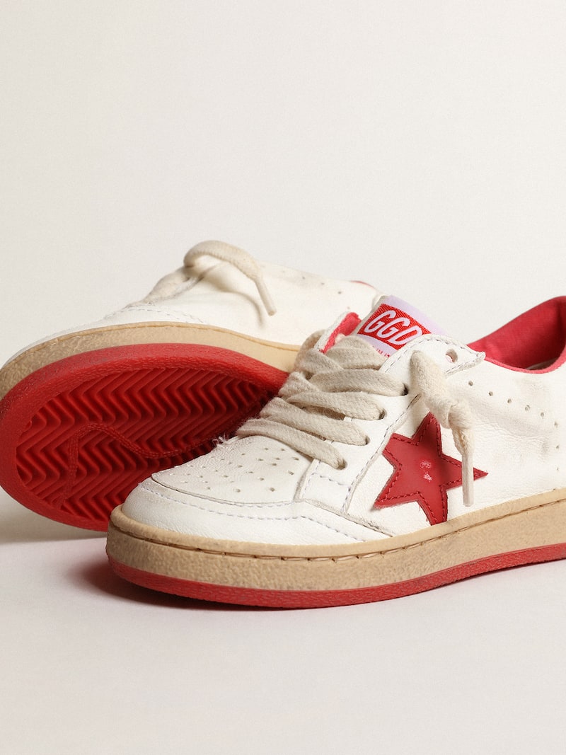 Golden Goose - Ball Star Junior de napa con estrella y refuerzo del tal&oacute;n de piel roja in 