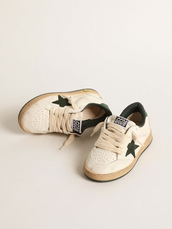 Golden Goose - Junior Ball Star in white leather with green suede star in 