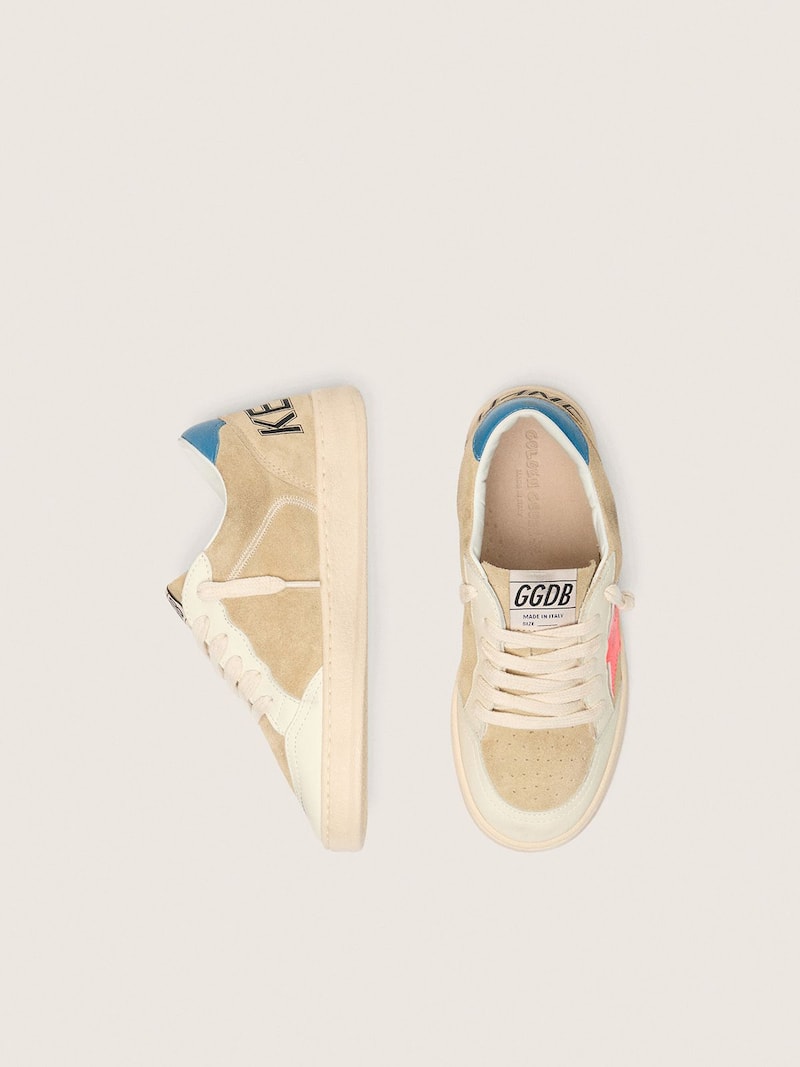 Golden Goose - Ball Star Junior de ante beige con estrella roja y refuerzo del tal&oacute;n celeste in 