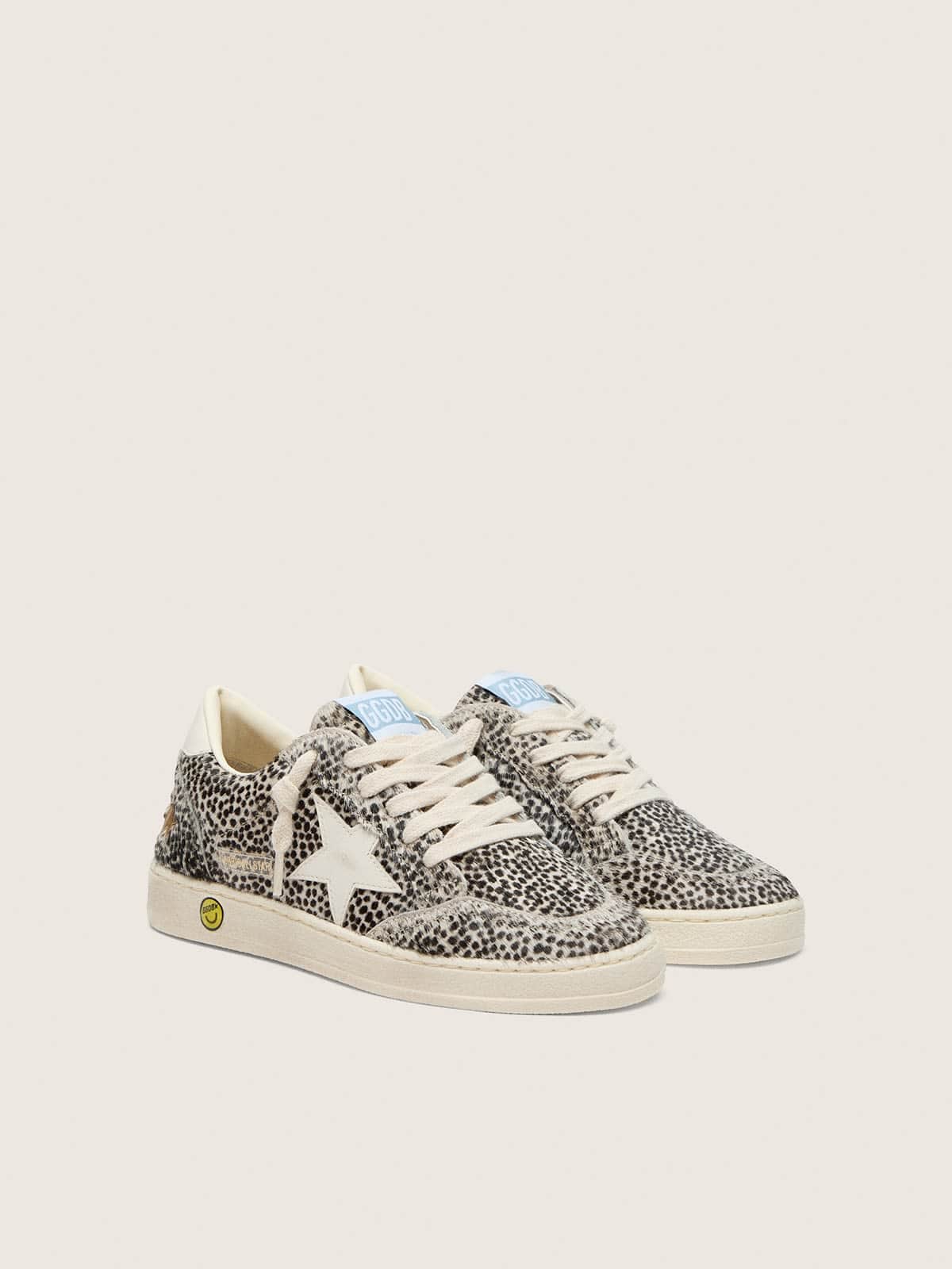 Golden Goose - Ball Star junior de couro cavalinho com estampa de leopardo branco e preto com estrela de couro creme in 