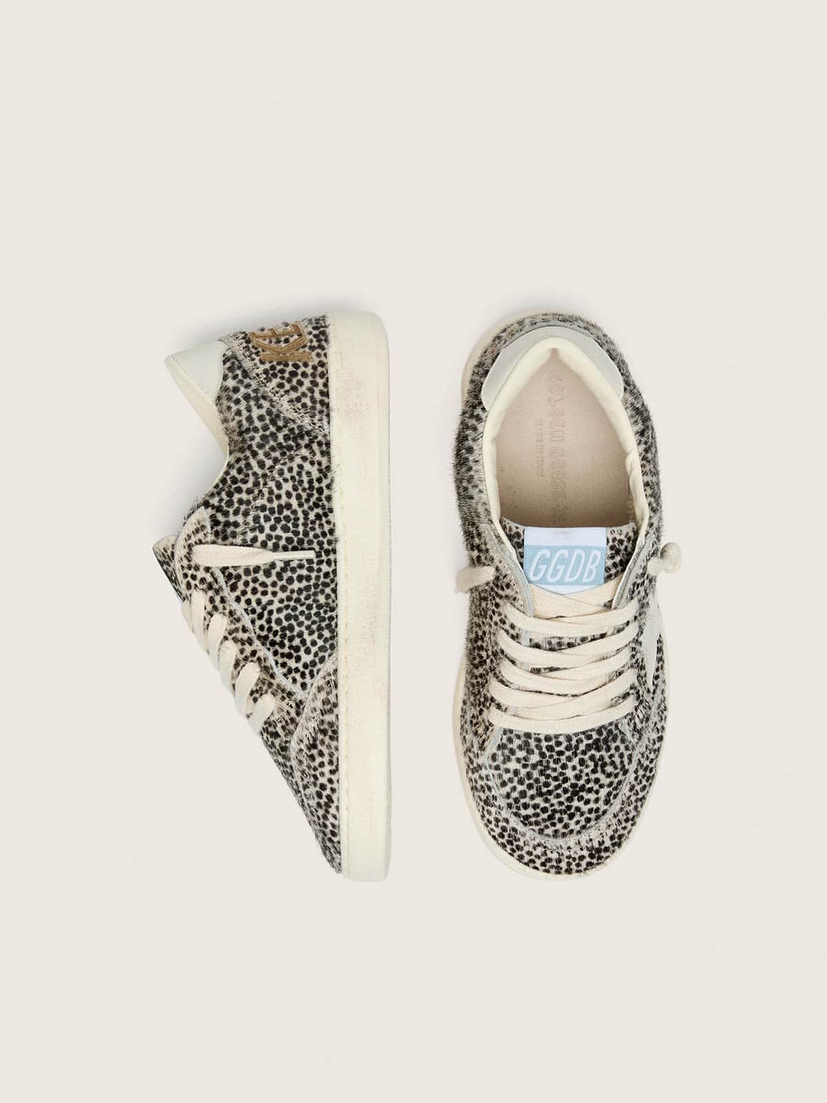 Golden Goose - Ball Star junior de couro cavalinho com estampa de leopardo branco e preto com estrela de couro creme in 